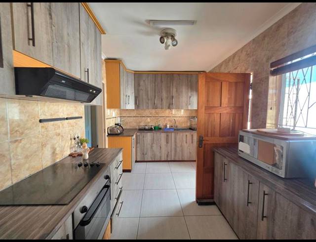 3 BEDROOM HOUSE FOR SALE IN VAN DYK PARK